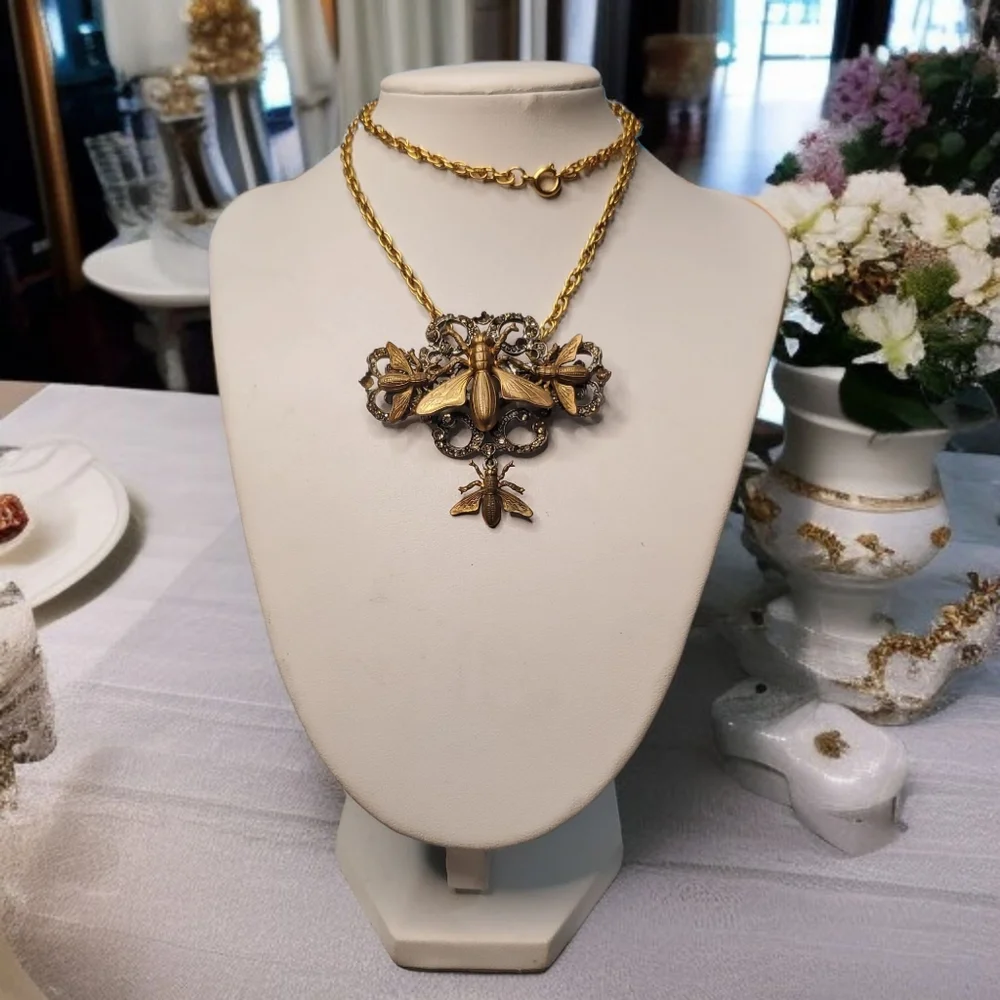 Exquisite Vintage MISS ELLIE NYC Custom Bee Crystal Necklace - Picture 2 of 5